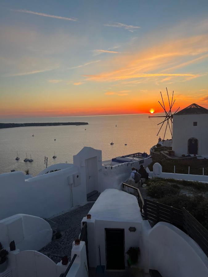 The Sunset Windmill Villa Oia  Exterior photo