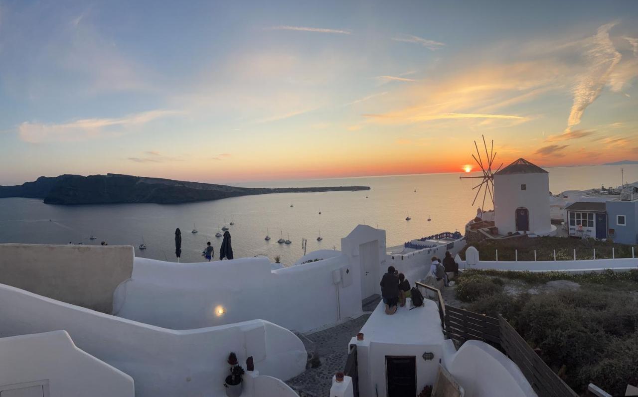 The Sunset Windmill Villa Oia  Exterior photo